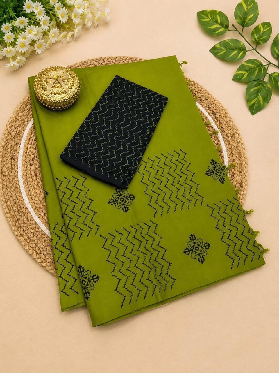 Green South Cotton Saree with Unstitched Contrast Blouse Material